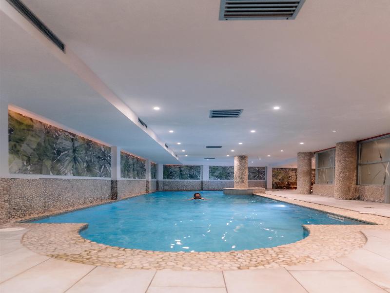 Urban Hotel Aix-les-Bains BW Signature Collection - Havuz