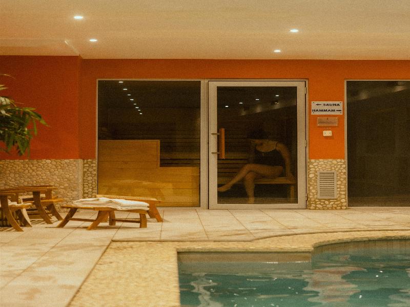 Urban Hotel Aix-les-Bains BW Signature Collection - Havuz