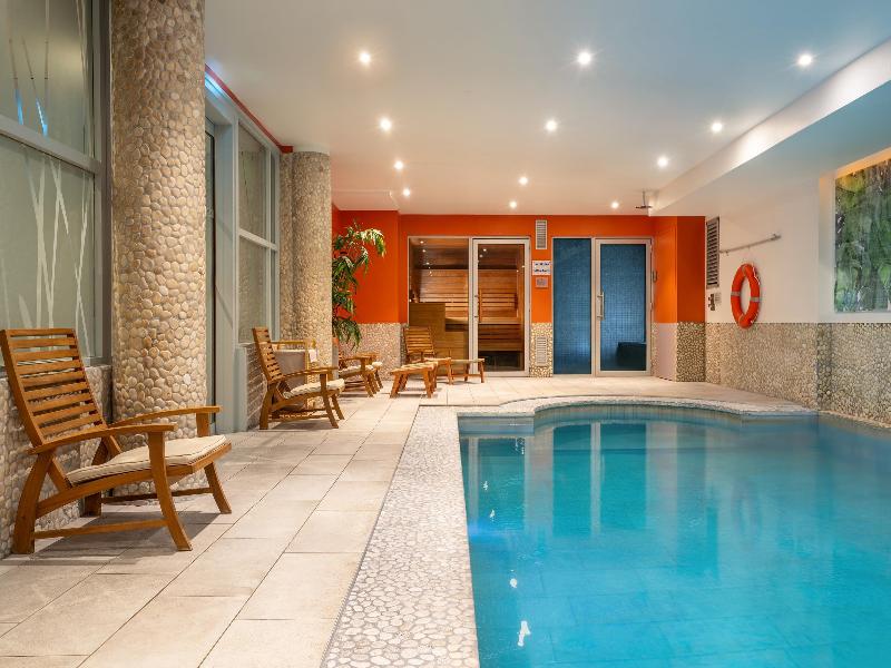 Urban Hotel Aix-les-Bains BW Signature Collection - Havuz