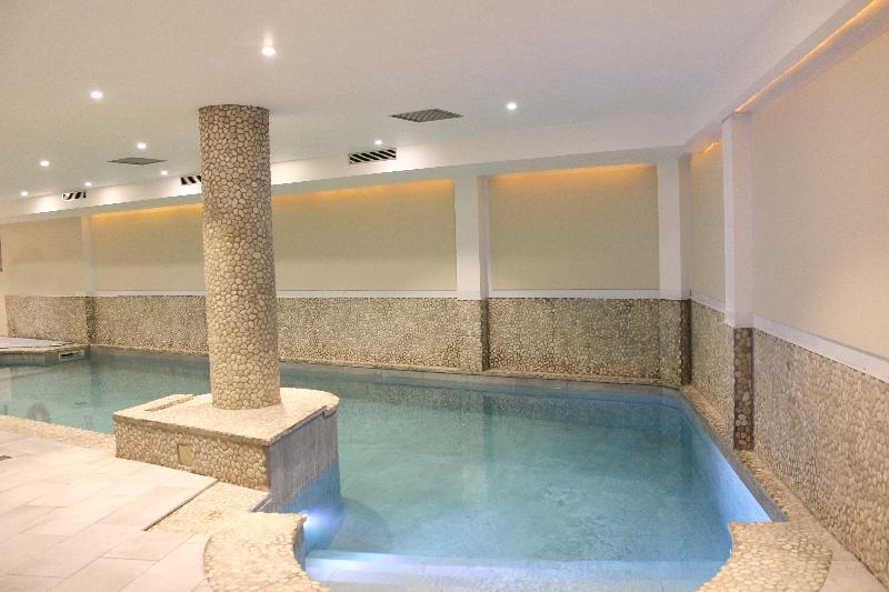 Urban Hotel Aix-les-Bains BW Signature Collection - Havuz