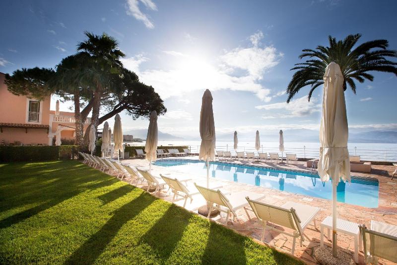 Hotel Les Mouettes - Havuz