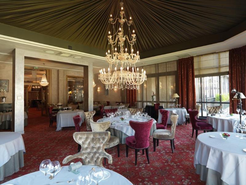 Le Grand Hotel Spa et son Chalet - Genel