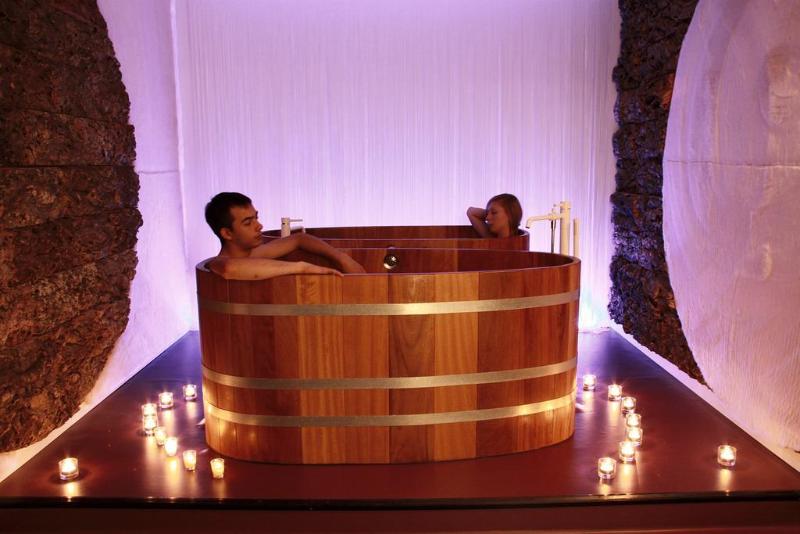Le Grand Hotel Spa et son Chalet - Genel