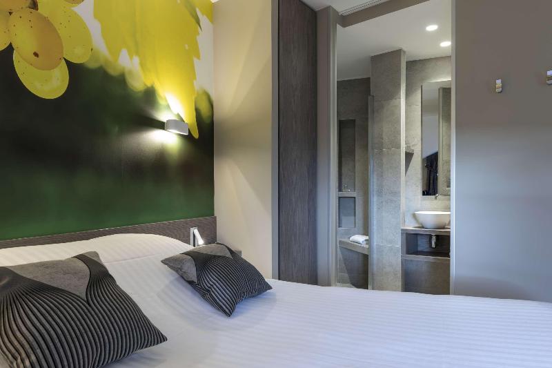 Auberge de Clochemerle Hôtel & Restaurant - Oda