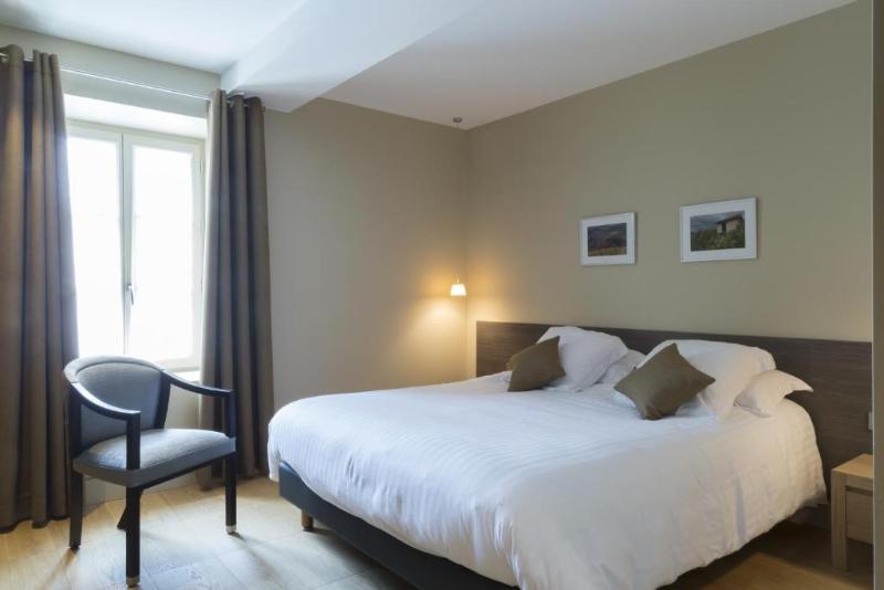 Auberge de Clochemerle Hôtel & Restaurant - Oda