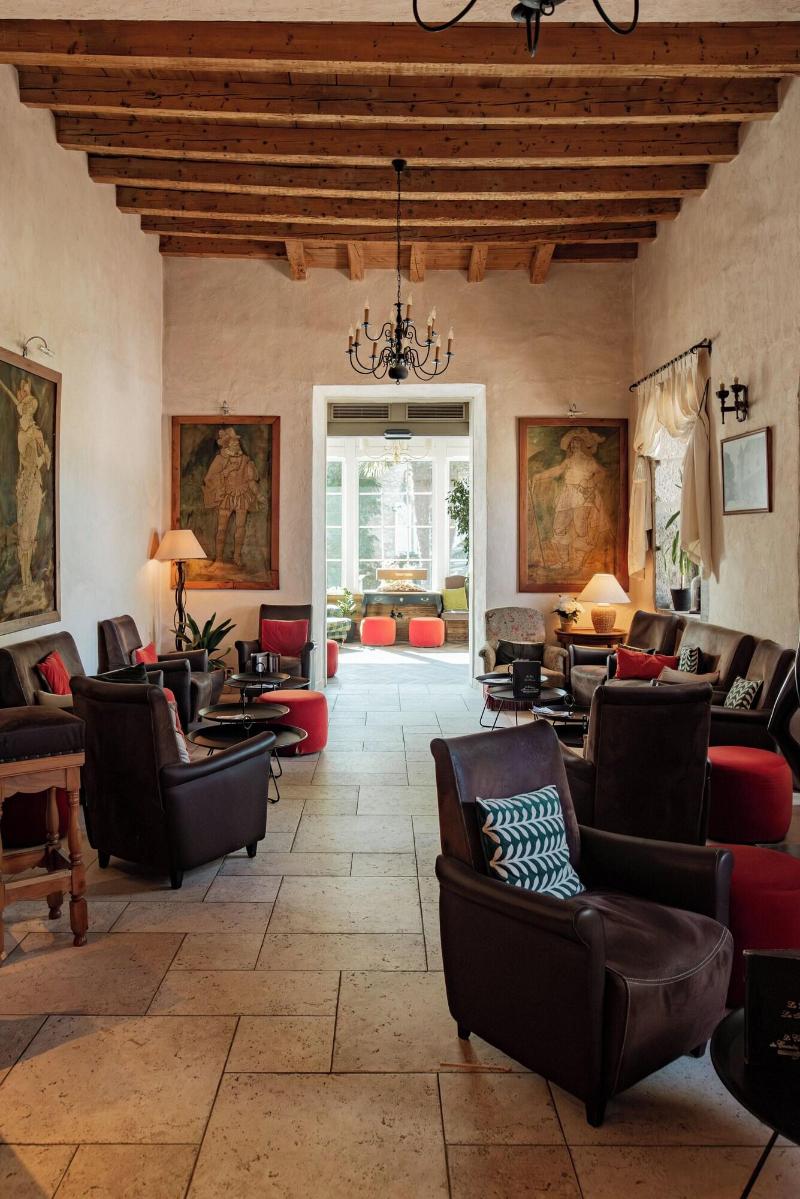 Chateau des Comtes de Challes - Lobi
