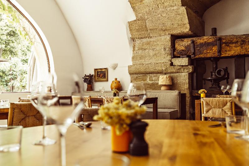 Le Moulin de Lourmarin - Restoran