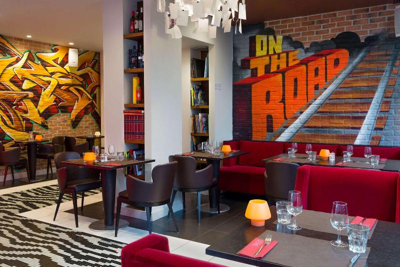 N'vY Manotel - Restoran