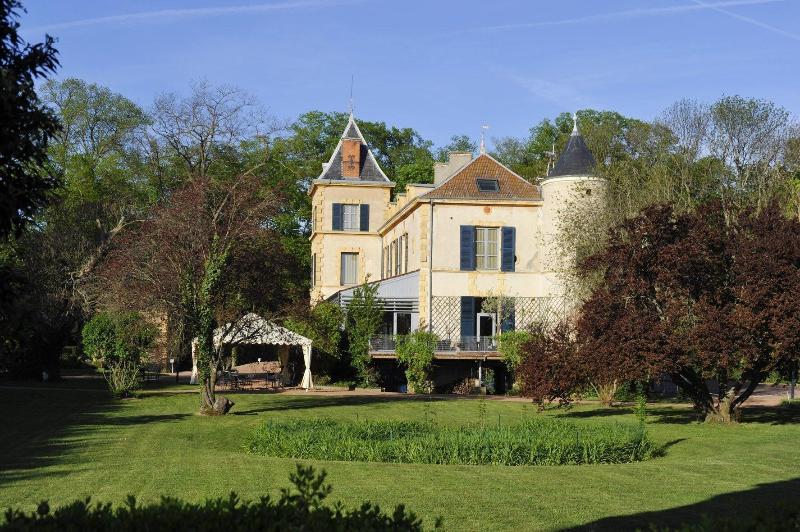Le Chateau de Champlong - Genel