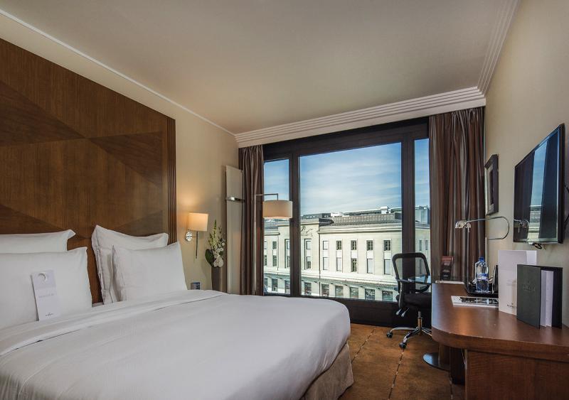 Warwick Geneva - Oda
