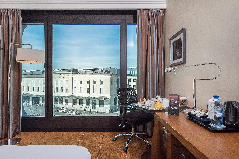 Warwick Geneva - Oda