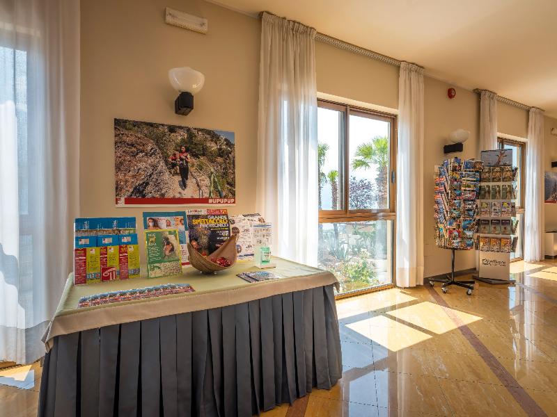 Hotel Cristina - Lobi