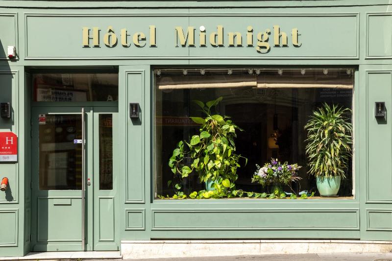 Midnight Hotel Paris - Genel