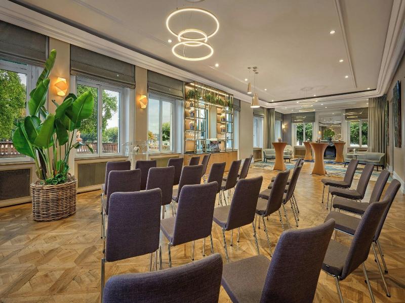 Ritz-Carlton Hotel de la Paix, Geneva - Toplantı
