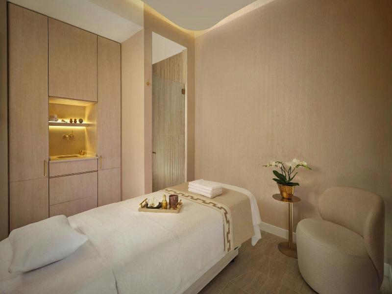 Ritz-Carlton Hotel de la Paix, Geneva - Aktivite