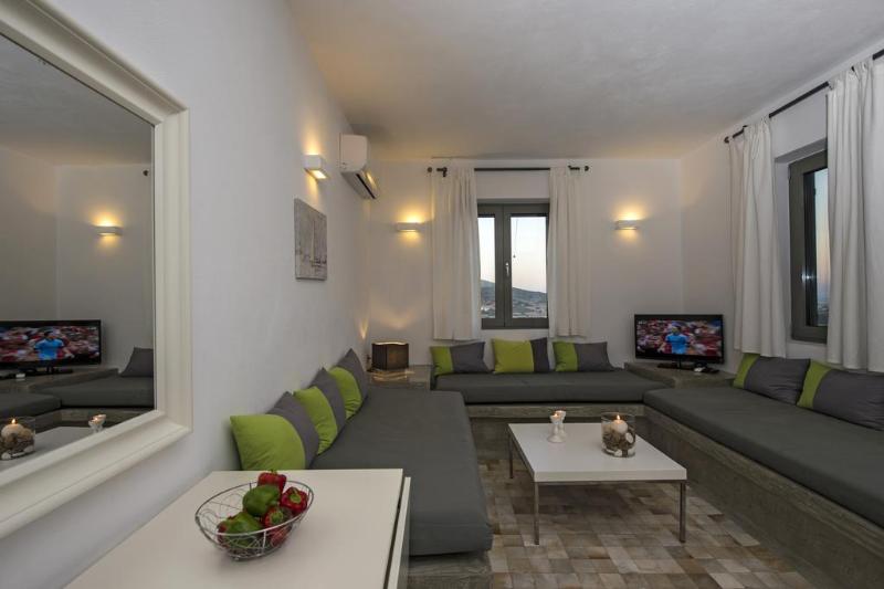 Naoussa Hills Boutique Resort - Oda