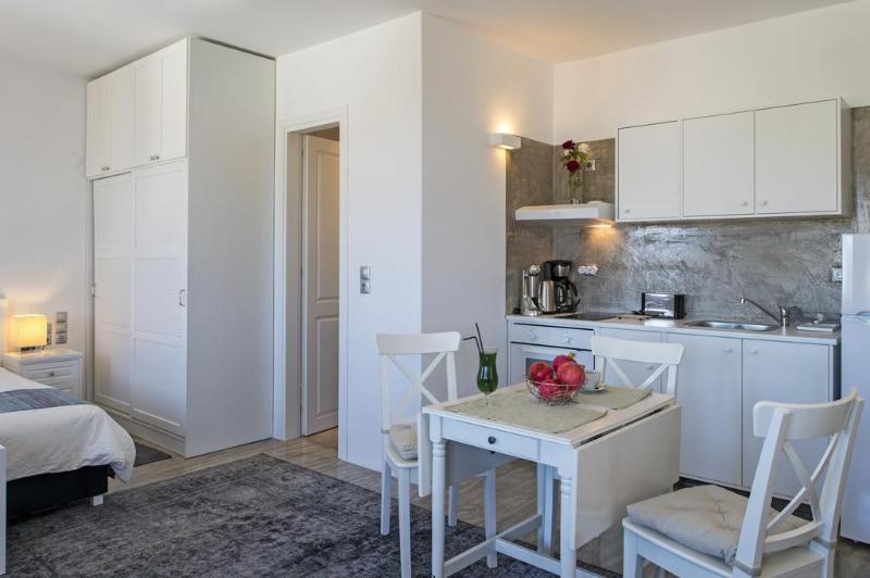 Naoussa Hills Boutique Resort - Oda