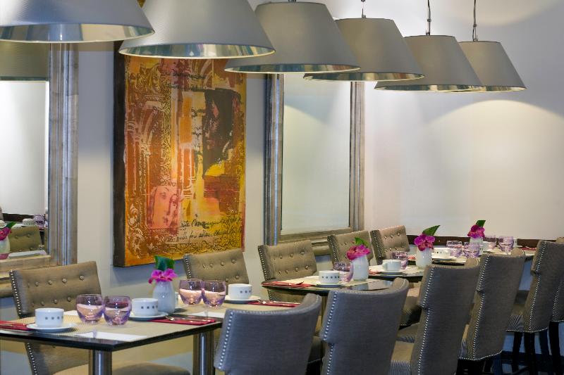 Auteuil Manotel - Restoran