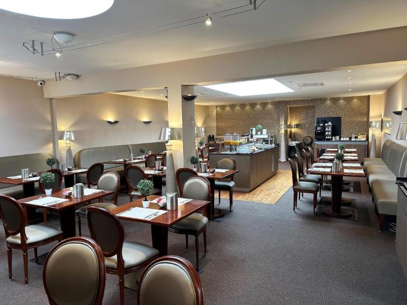 Drake Longchamp - Restoran