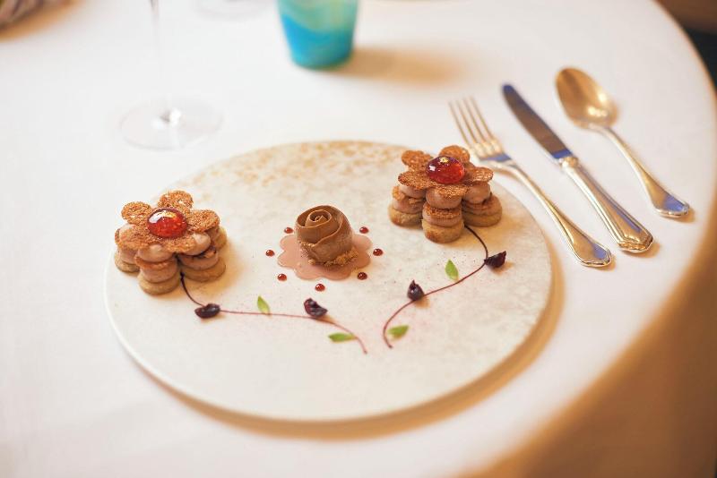 Four Seasons Hotel des Bergues Geneva - Restoran