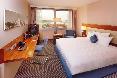 Movenpick Hotel & Casino Geneva oda fotoğrafı