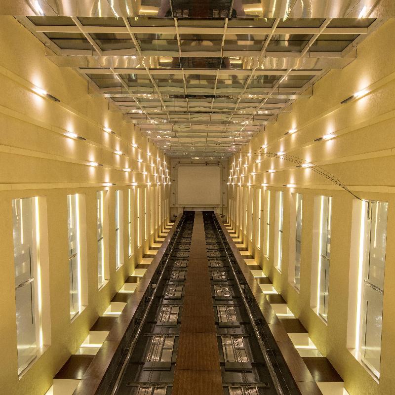 Golden Tulip Media Hotel - Lobi