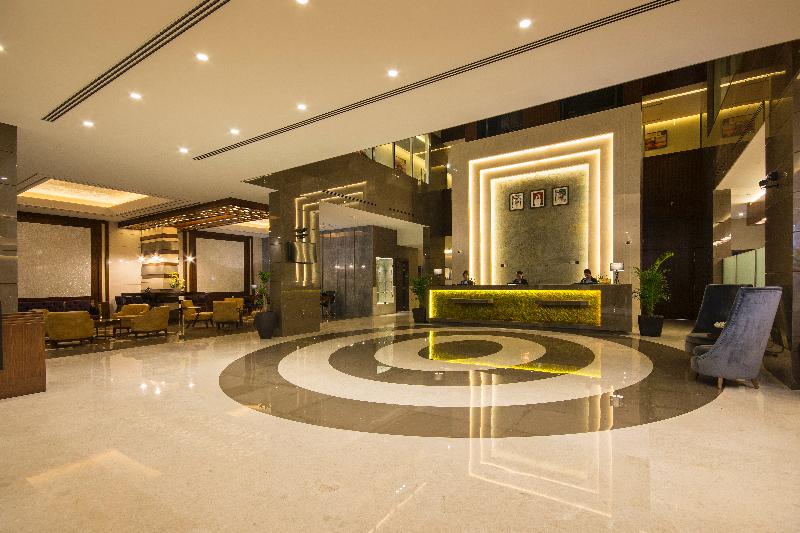 Golden Tulip Media Hotel - Lobi