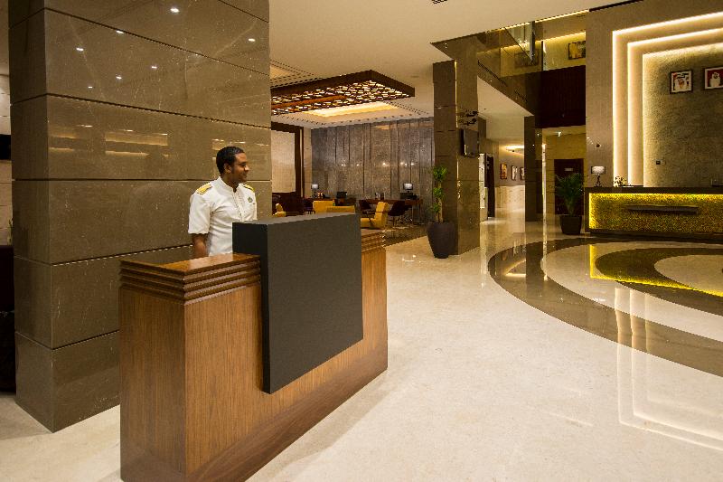 Golden Tulip Media Hotel - Lobi