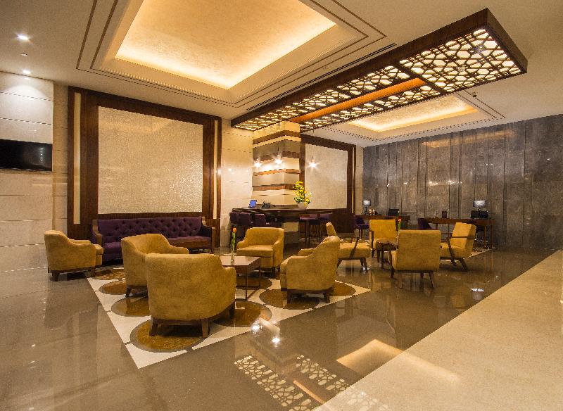 Golden Tulip Media Hotel - Lobi