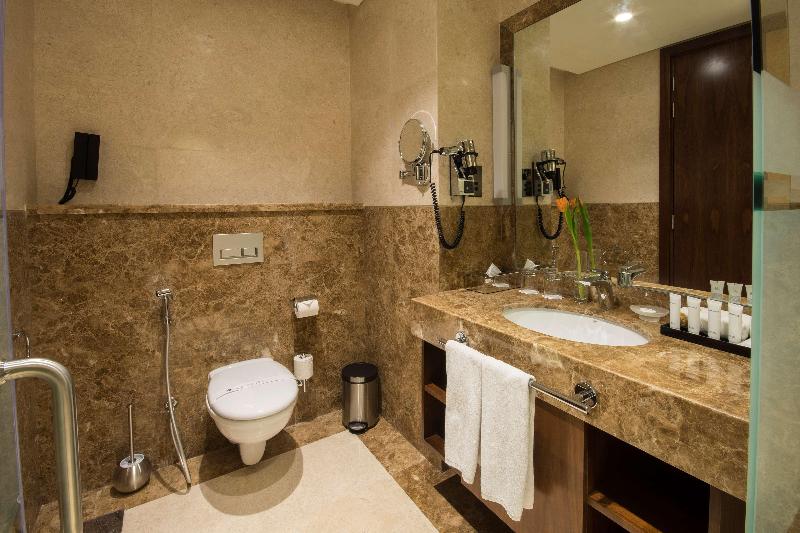 Golden Tulip Media Hotel - Oda