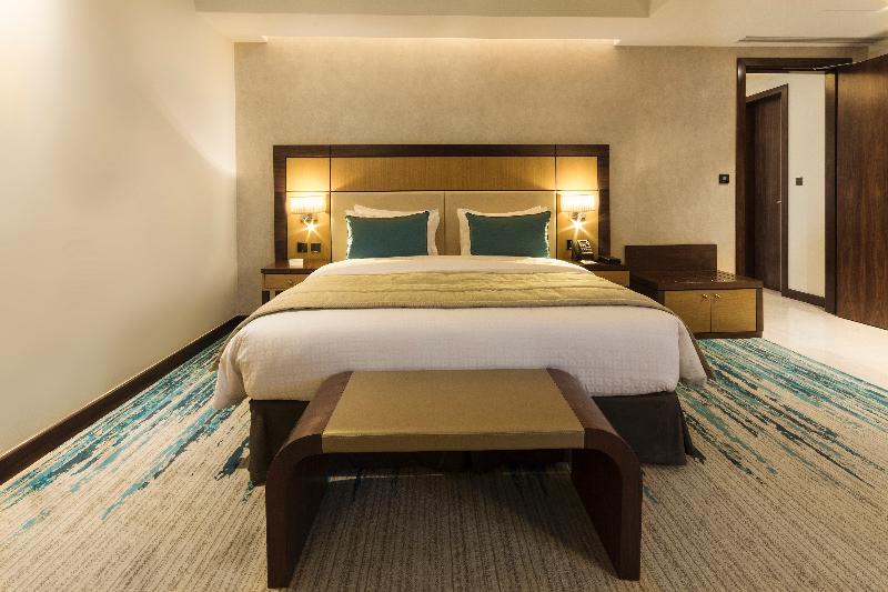 Golden Tulip Media Hotel - Oda
