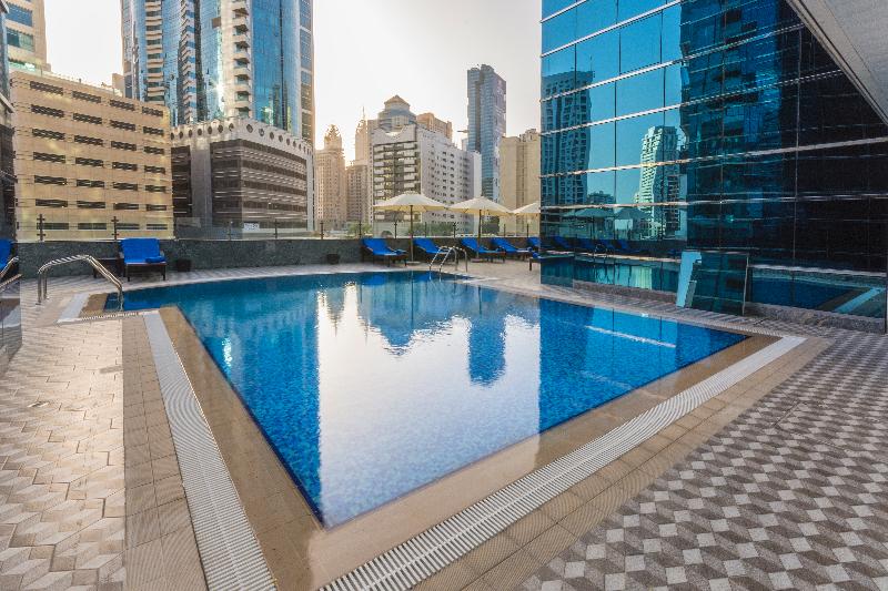 Golden Tulip Media Hotel - Havuz