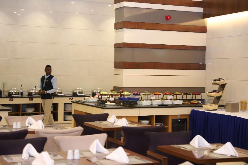 Golden Tulip Media Hotel - Restoran