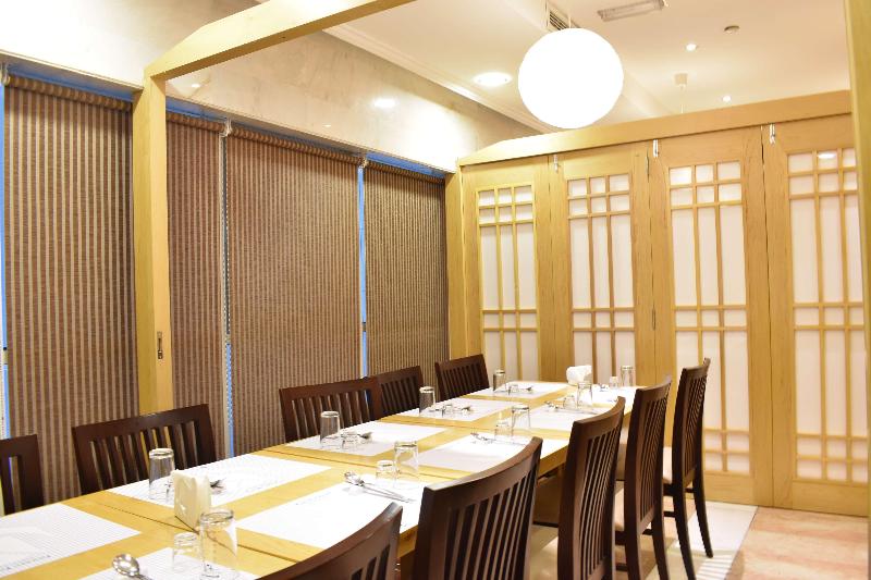 Golden Tulip Media Hotel - Restoran