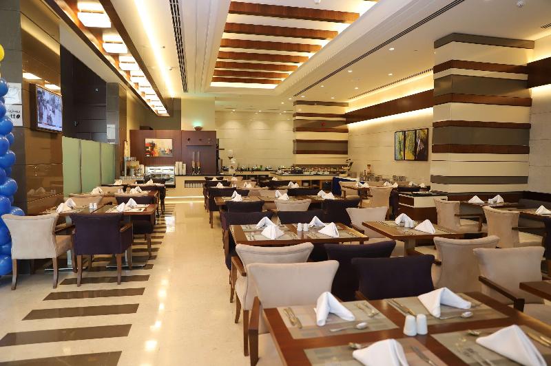 Golden Tulip Media Hotel - Restoran