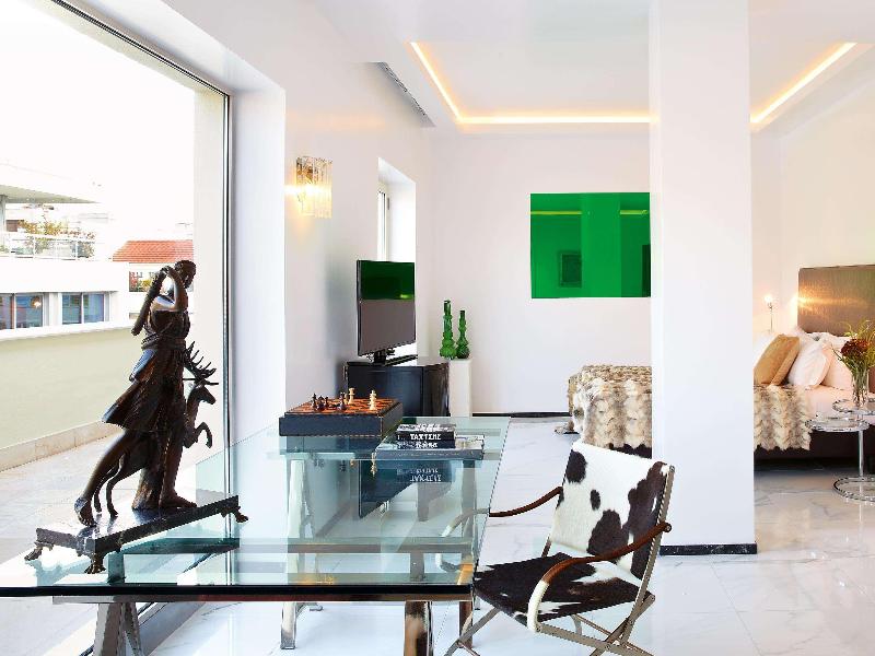ATHENA, A Hotel to Live - Lobi