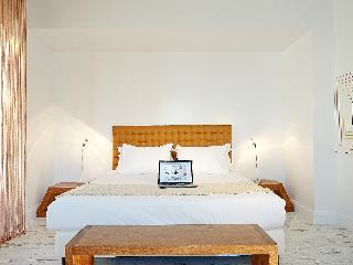 ATHENA, A Hotel to Live fotoÄŸrafÄ±