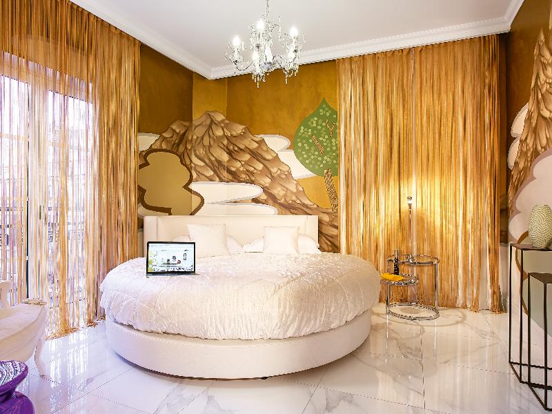ATHENA, A Hotel to Live - Oda