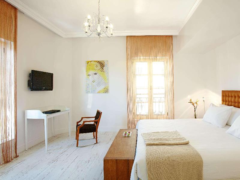 ATHENA, A Hotel to Live - Oda
