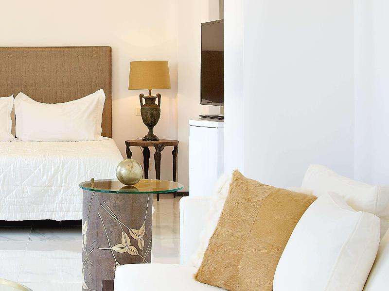 ATHENA, A Hotel to Live - Oda