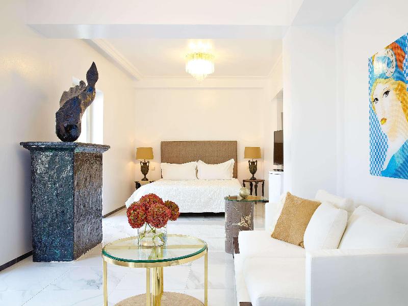 ATHENA, A Hotel to Live - Oda
