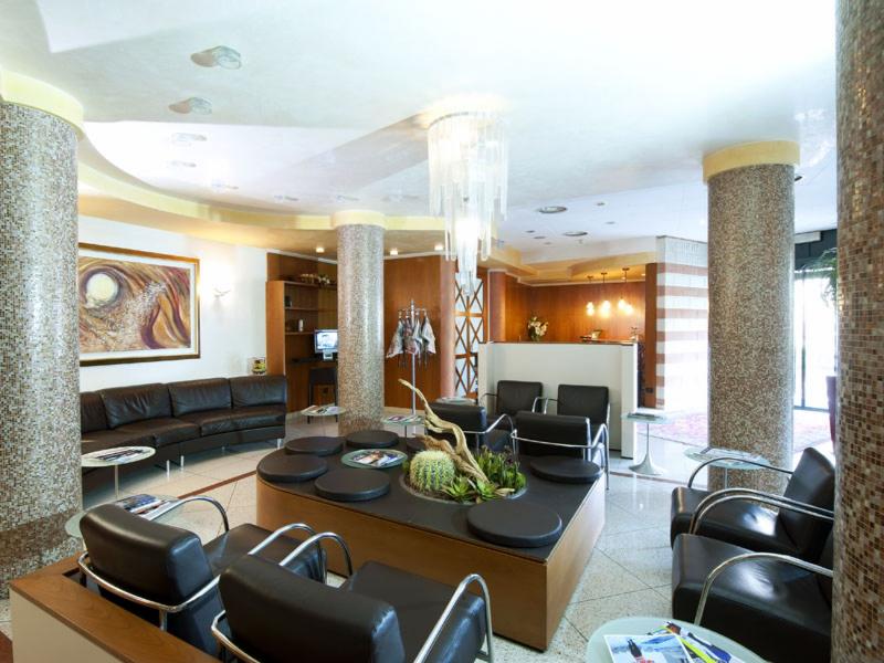 Castagna Palace Hotel & Restaurant - Lobi