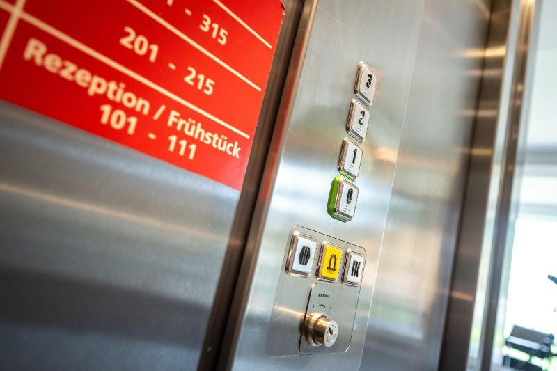 Serways Hotel Bruchsal West - Lobi