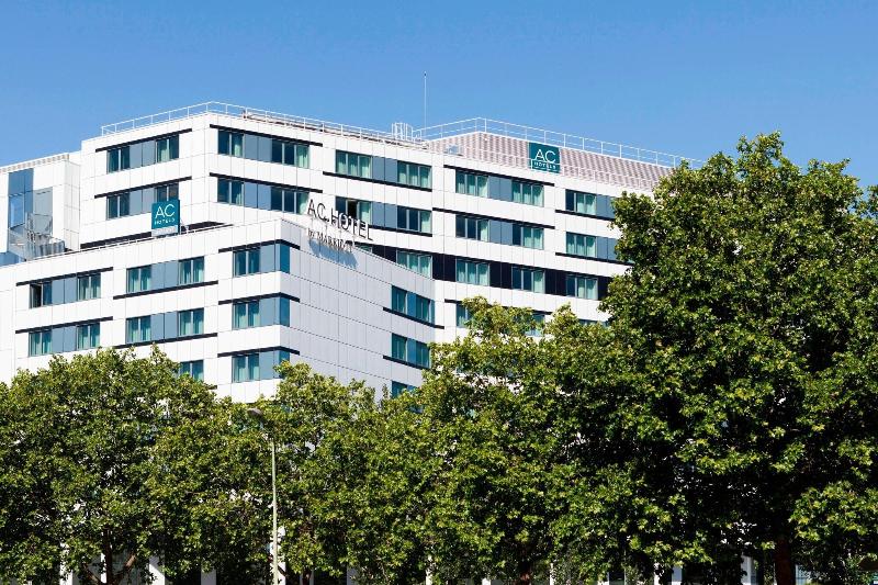 AC Paris Porte Maillot - Genel