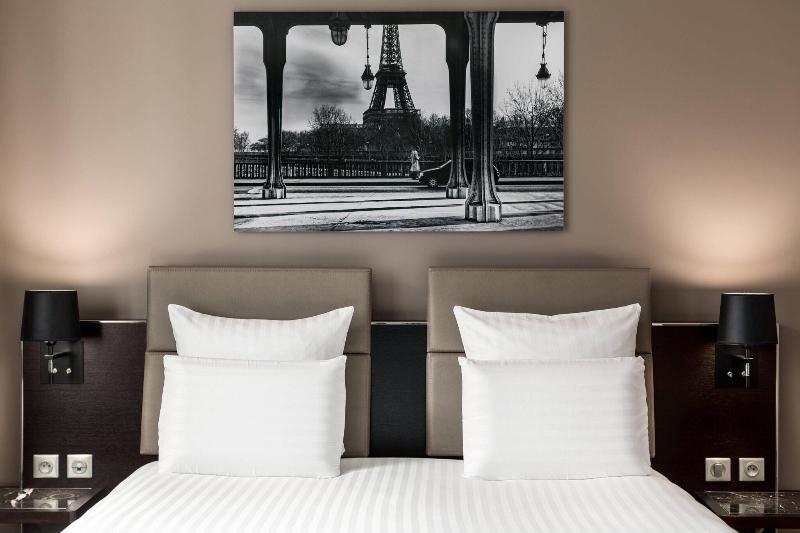AC Paris Porte Maillot - Oda