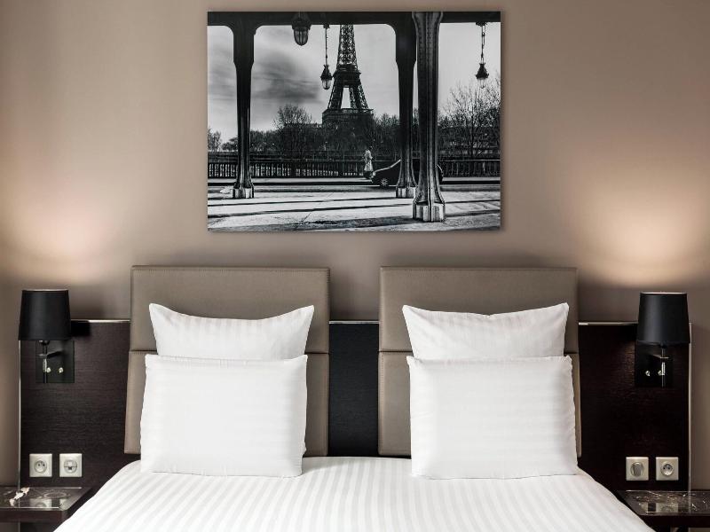 AC Paris Porte Maillot - Oda
