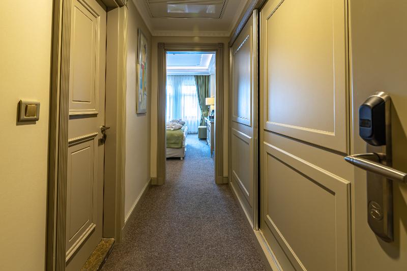 Hotel London1889 and Casino - Oda