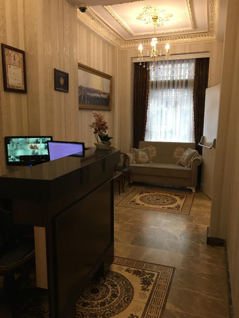 IQ Hotel - Lobi