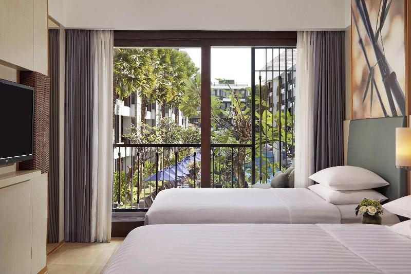 Courtyard Bali Seminyak Resort - Havuz