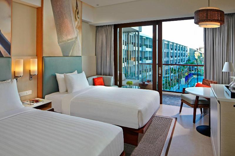 Courtyard Bali Seminyak Resort - Havuz